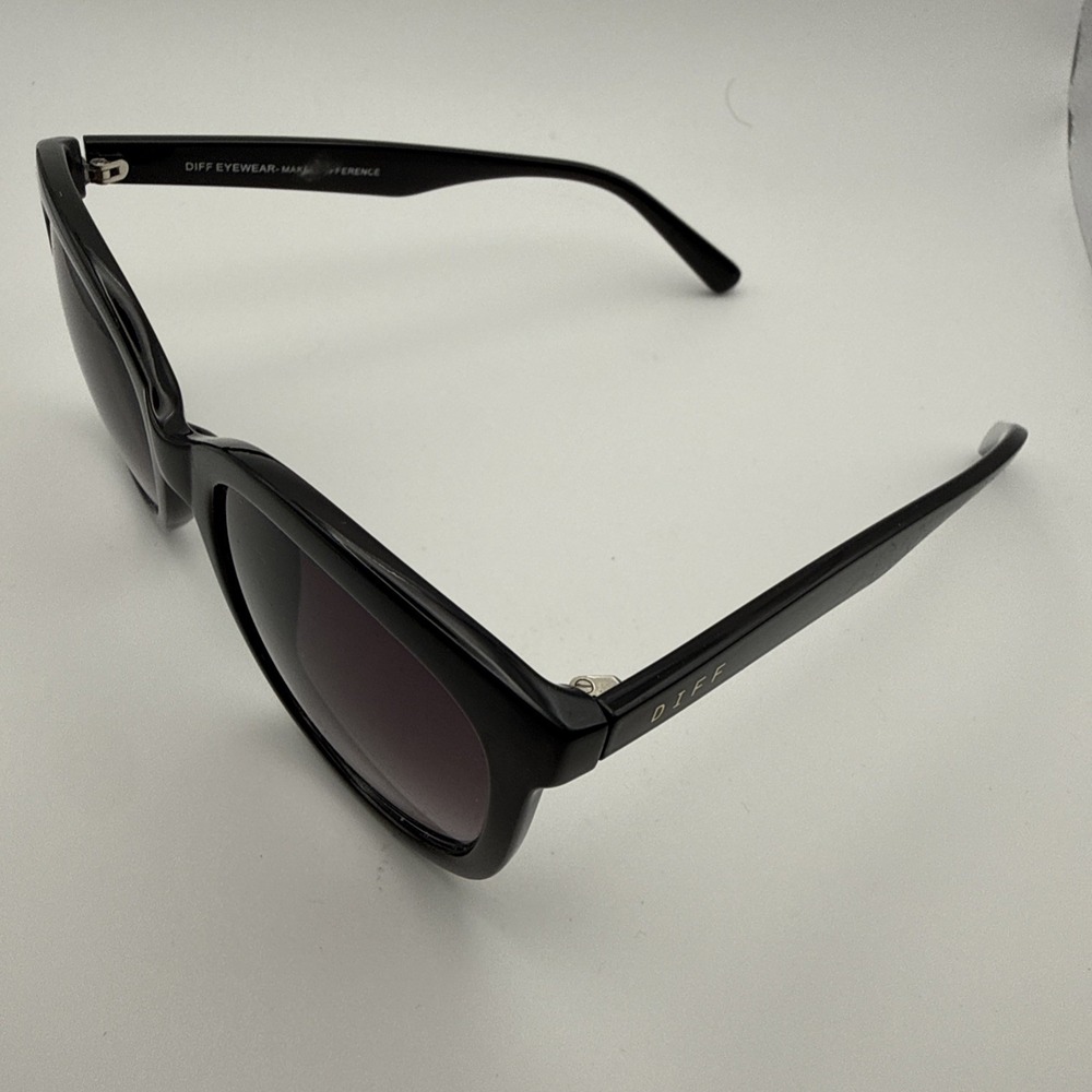 DIFF "Claudia" Oversized Thick Sunglasses Black Frame Gray Gradient Lens- Excell - Picture 5 of 9